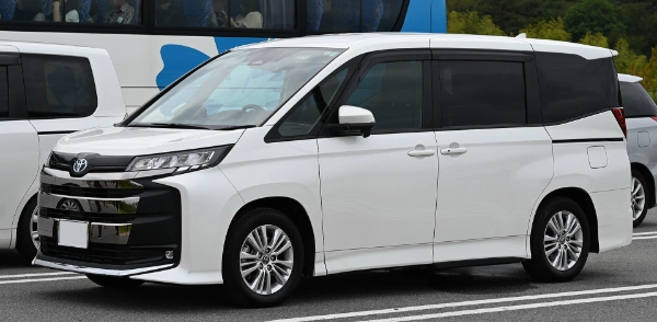 Toyota Noah Hybrid Import