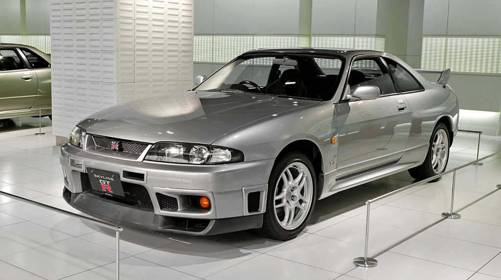 R33 Skyline